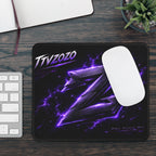 Grand Tapis de Bureau Gaming – Design Emblème Z Éclair Violet